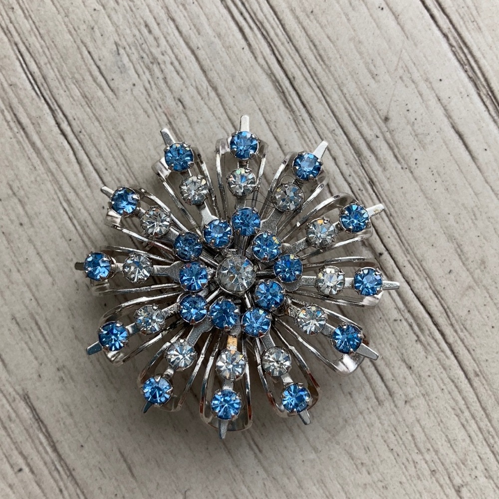 Brooch - Picture 2 of 5